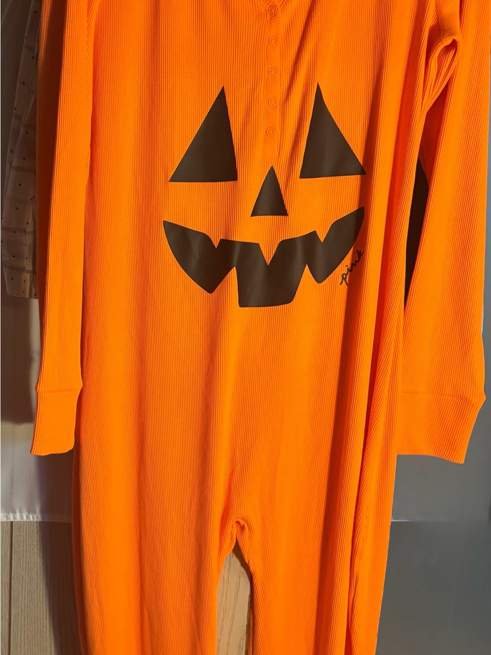 NWT VS PINK HALLOWEEN Jack-O'-Lantern Onesie, Limited Edition 2023!!! Sz XL